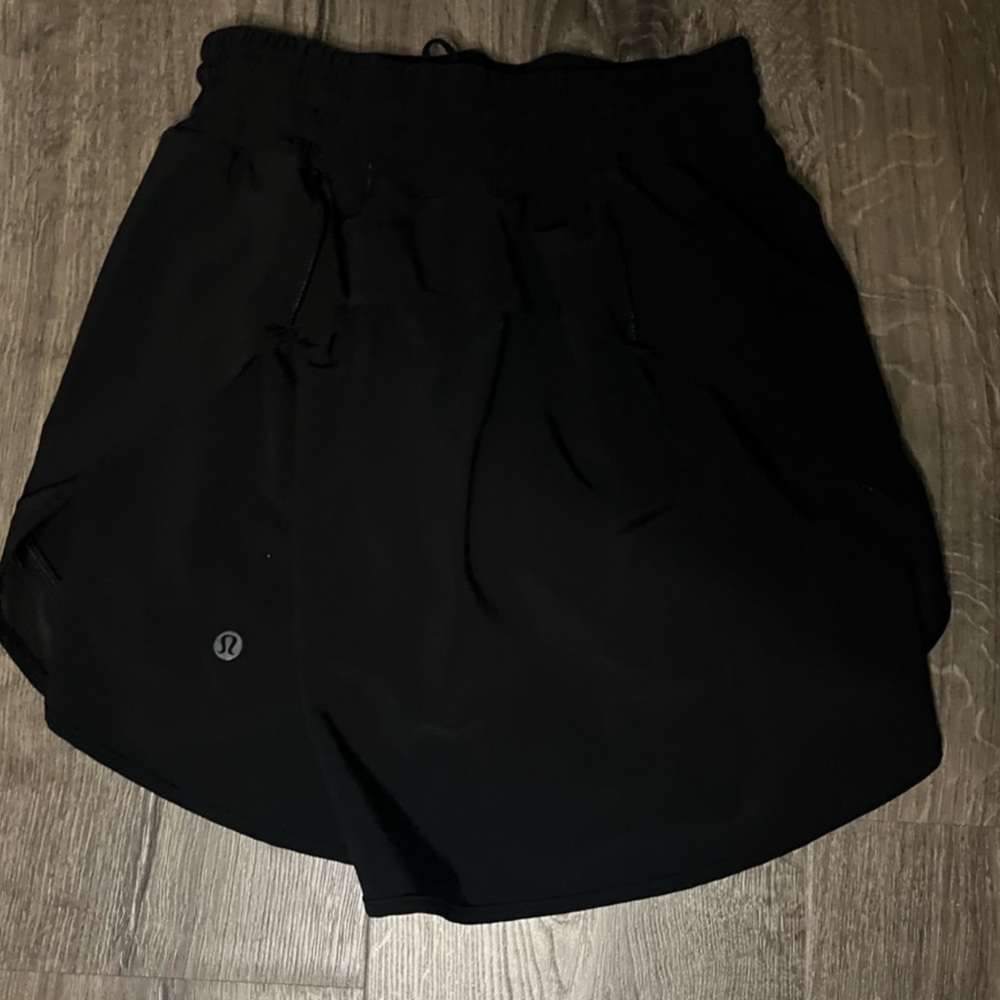 Lululemon hotty hot skort skirt - Picture 2 of 3